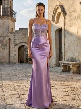 Elegant Lavender Lace Bodice Evening Dress